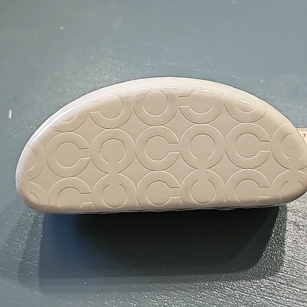 COACH sunglasses case. Hard..cream color withtan felt like‎ interior.